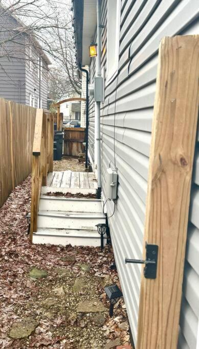 Little House On 47Th Appartement Cleveland Buitenkant foto