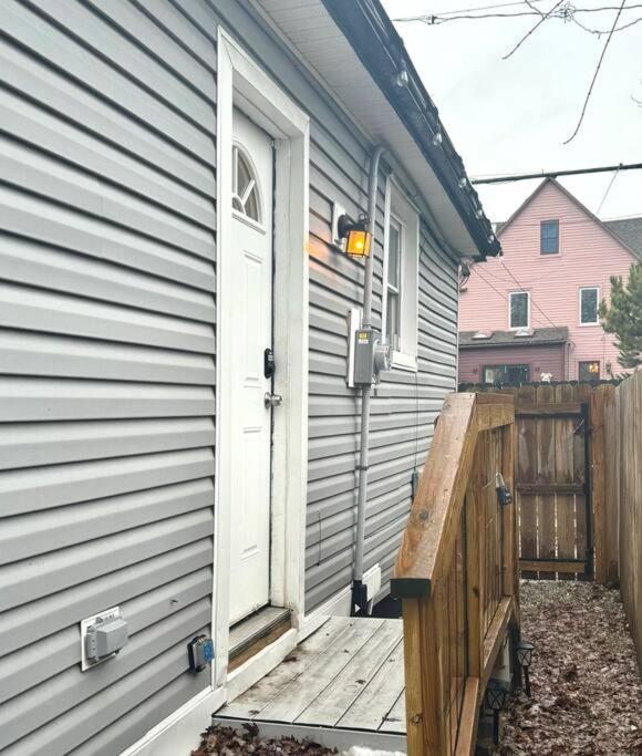 Little House On 47Th Appartement Cleveland Buitenkant foto