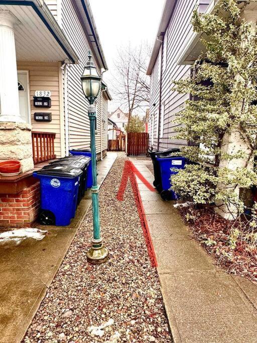 Little House On 47Th Appartement Cleveland Buitenkant foto